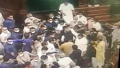VIDEO: राज्यसभेत गोंधळ आणि महिला खासदारांना धक्काबुक्की, कोणत्या मिनिटाला काय घडलं?; सीसीटीव्ही फुटेज व्हायरल