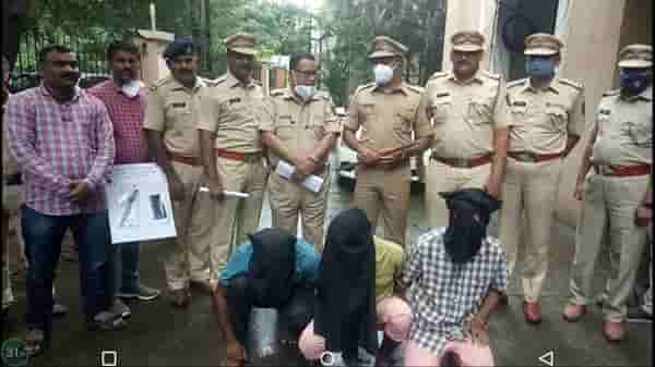 उत्तर प्रदेशातून महाराष्ट्रात आले, उबेर बुक केली, केवळ दोन लाखांसाठी निघृण कृत्य, सुन्न करणारी घटना