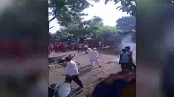 VIDEO | क्षुल्लक कारणावरुन शेजाऱ्याची दाम्पत्याला बेदम मारहाण, व्हायरल व्हिडीओवरुन संताप