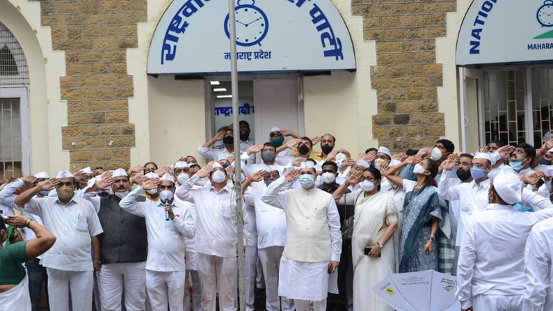 काही लोक म्हणत असतील 75 वर्षात काहीच घडलं नाही, पण...; गृहमंत्री दिलीप वळसे-पाटलांचा भाजपवर निशाणा काही लोक म्हणत असतील 75 वर्षात काहीच घडलं नाही, पण...; गृहमंत्री दिलीप वळसे-पाटलांचा भाजपवर निशाणा
