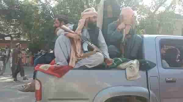 Taliban in Kabul: तालिबान्यांची काबूलमध्ये धडक, अफगाणिस्तानच्या राजधानीला वेढा, नेमकं काय घडतंय?