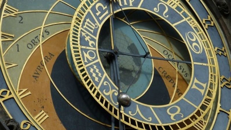 Zodiac Signs | या 3 राशींच्या व्यक्तींना उशिराने मिळते मेहनतीचे फळ, जाणून घ्या तुमच्या राशीबाबत Zodiac Signs | या 3 राशींच्या व्यक्तींना उशिराने मिळते मेहनतीचे फळ, जाणून घ्या तुमच्या राशीबाबत