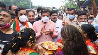 VIDEO | केंद्रीय राज्यमंत्री डॉ. भारती पवार यांचा आदिवासी बांधवांसह लोकनृत्यावर ठेका