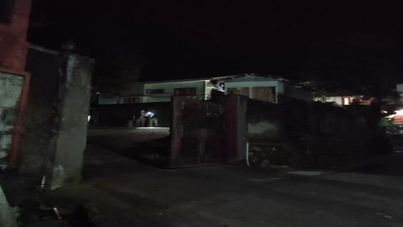 Shillong violence : मेघालयात मुख्यमंत्र्यांच्या घरावर पेट्रोल बॉम्ब हल्ला, गृहमंत्र्यांचा राजीनामा