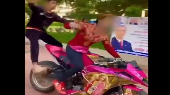 Video | चर्चेत येण्यासाठी स्पोर्ट बाईकवरुन स्टंटबाजी, मुंबई पोलिसांनी दाखवला इंगा, व्हिडिओ व्हायरल