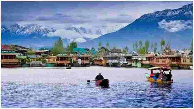 North India Tourist Places : उत्तर भारतात फिरण्यासाठी सर्वोत्तम ठिकाणे; येथील निसर्ग सौंदर्य पाहून हरखून जाल!