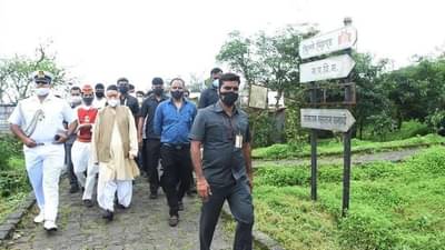 शरद पवारांची राज्यपालांवर वयावरून बोचरी टीका; राज्यपाल म्हणतात, टीका करायलाच हवी का?