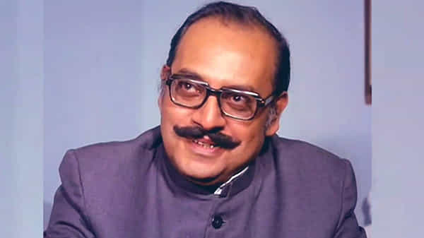 'गोलमाल' चित्रपटातील अभिनेता उत्पल दत्त यांचा अभिनय पाहून प्रेक्षक पोट धरून हसतात. उत्पल दत्त एक अभिनेता असण्याबरोबरच एक राजकीय कार्यकर्ता देखील होते. हे त्यांच्या चित्रपटांमध्येही दिसून येते. 19 ऑगस्ट 1993 उत्पल दत्त यांनी कोलकातामध्ये अखेरचा श्वास घेतला. जाणून घेऊया त्यांच्याशी संबंधित खास गोष्टी...