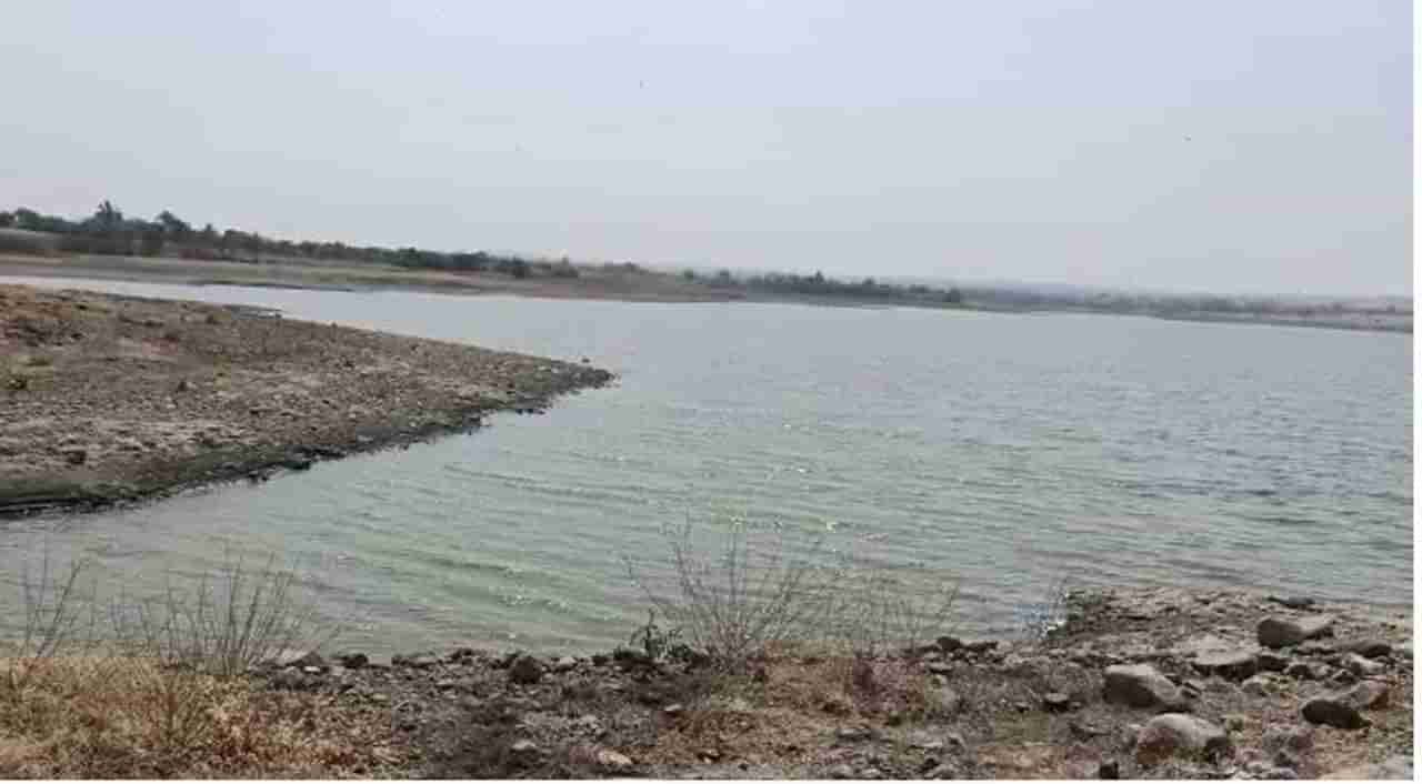 जत पूर्वच्या गावांमध्ये कर्नाटकमधून ओव्हरफ्लोमुळं पाणी, आता शेतकऱ्यांचं महाराष्ट्र सरकारला साकडं