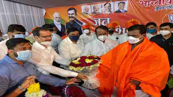 भाजपच्या केंद्रीय राज्यमंत्र्यांचा शिवसेनेकडून सत्कार, सेना नेते म्हणाले, ही तर बाळासाहेबांची शिकवण!