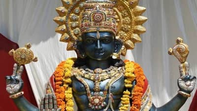 Lord Vishnu Puja Tips | श्री नारायणाची कृपा हवी असेल तर गुरुवारी हे महाउपाय करा, आयुष्यात सुख-समृद्धी लाभेल