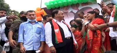 मातोश्रीच्या अंगणात काट्याची टक्कर, अटीतटीच्या लढतीत हरवलं, आता स्वत: तृप्ती सावंतांकडून नारायण राणेंचं स्वागत!