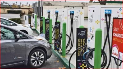 PHOTO: इलेक्ट्रिक कार आणि स्कूटर एकवेळ चार्ज करायला किती पैसे लागतात?