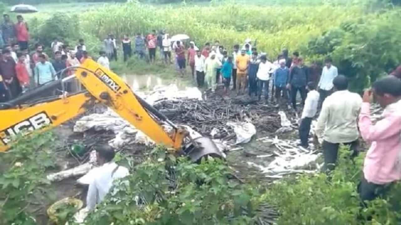 BREAKING - समृद्धी महामार्गावर भीषण अपघात, 13 जणांचा मृत्यू