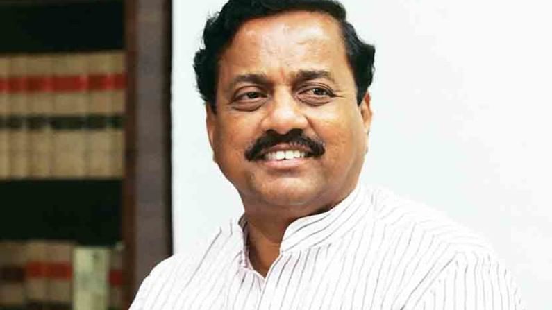 सरकारी कंत्राटदार ते शरद पवारांच्या मर्जीतला नेता, जाणून घ्या सुनील तटकरेंचा राजकीय प्रवास सरकारी कंत्राटदार ते शरद पवारांच्या मर्जीतला नेता, जाणून घ्या सुनील तटकरेंचा राजकीय प्रवास