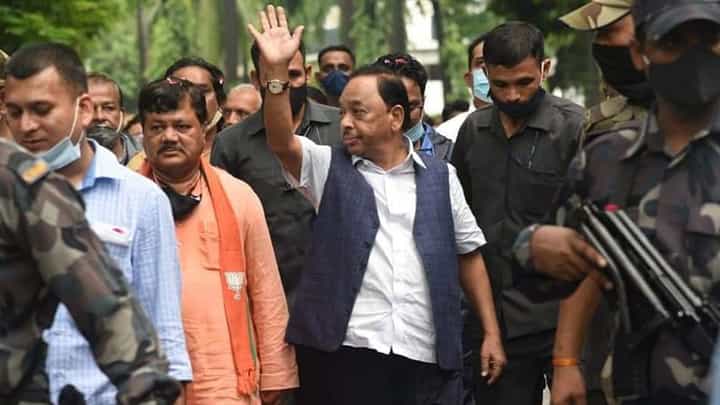 Narayan Rane : नारायण राणेंना अटक करुन कोर्टात हजर करा, नाशिक पोलिसांचे आदेश Narayan Rane : नारायण राणेंना अटक करुन कोर्टात हजर करा, नाशिक पोलिसांचे आदेश