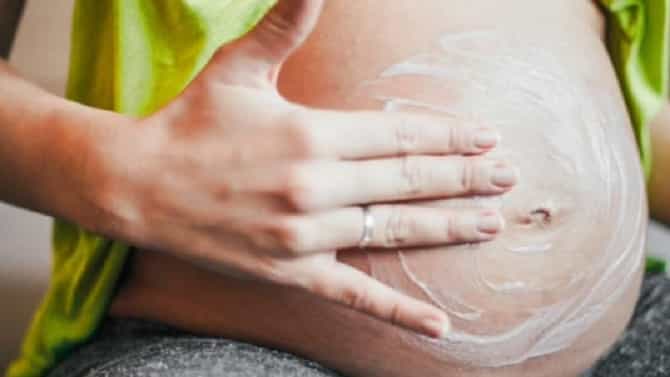 डिलिव्हरीनंतरही स्ट्रेच मार्क्स जात नाहीयत? मग, हे घरगुती उपाय नक्की ट्राय करा!