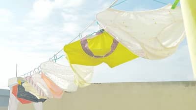 अतंर्वस्त्राचा कपडा कोणता असावा ? धुवावे कसे ? जाणून घ्या संपूर्ण माहिती