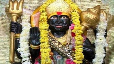 Shani Dev | शनिदेवांना काळ्या वस्तू का अर्पण केल्या जातात, जाणून घ्या त्यांना काळा रंग इतका प्रिय का?
