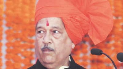 संघ स्वयंसेवक, नगरसेवक ते खासदार, जाणून घ्या गिरीश बापटांचा राजकीय प्रवास