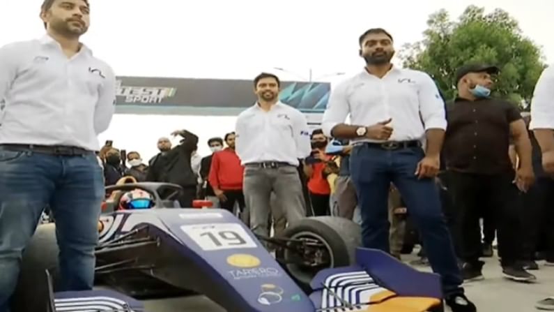 VIDEO | हैदराबादमध्ये Formula 4 Indian Championship ला झेंडा, जागतिक दर्जाची स्पर्धा भारतात