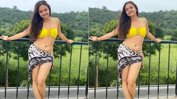 छोट्या पडद्यावरील प्रसिद्ध अभिनेत्री देवोलीना भट्टाचार्जी सोशल मीडियावर खूप सक्रिय आहे आणि तिचे फोटो शेअर करून चाहत्यांचं मनोरंजन करत असते.