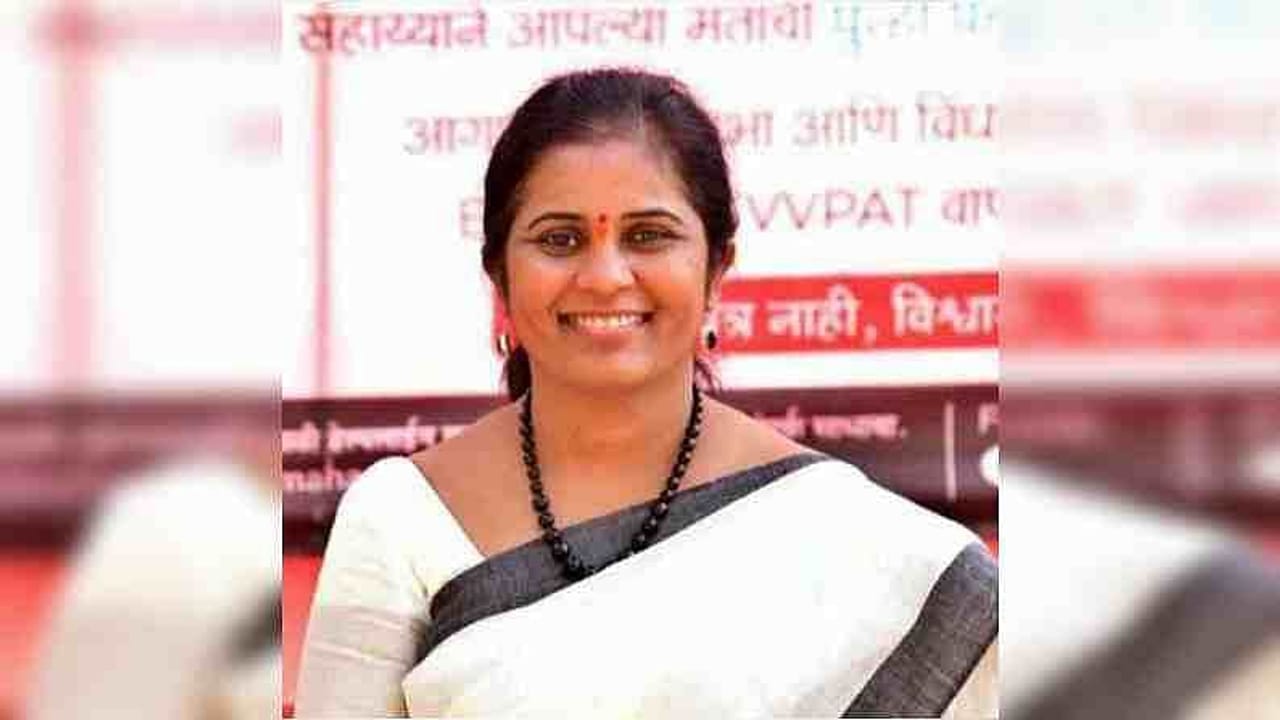 लाचखोरी प्रकरणात शिक्षणाधिकारी वैशाली वीर-झनकर यांचं अखेर निलंबन, तर कोर्टाकडून अटी-शर्तींसह जामीन