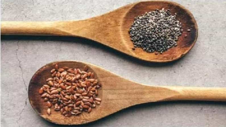फ्लेक्ससीड आणि चिया सारख्या बियांमध्ये ओमेगा -3 फॅटी अॅसिडचे प्रमाण जास्त असते. हे बिया मॅग्नेशियम, लोह आणि फायबरमध्ये देखील समृद्ध आहेत. ते आपल्याला उच्च कोलेस्टेरॉलशी लढण्यास मदत करू शकतात, तसेच चयापचय प्रक्रियेदरम्यान तयार होणाऱ्या मुक्त रॅडिकल्सपासून आपल्या पेशींचे संरक्षण करू शकतात.