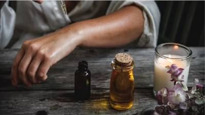 Essential Oils For Acne : मुरुमाची समस्या दूर करण्यासाठी या तेलांचा वापर करा!