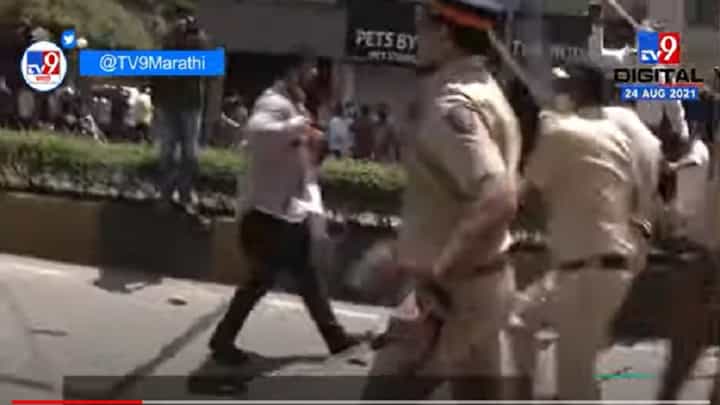 VIDEO : Mumbai | वादग्रस्त वक्तव्यामुळे सेना आक्रमक, मुंबईत शिवसैनिकांवर पोलिसांचा लाठीचार्ज VIDEO : Mumbai | वादग्रस्त वक्तव्यामुळे सेना आक्रमक, मुंबईत शिवसैनिकांवर पोलिसांचा लाठीचार्ज