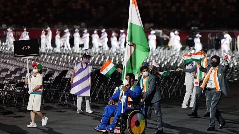 Tokyo Paralympics 2020 चे थाटात उद्घाटन, भारताच्या टेक चंदने फडकावला तिरंगा