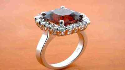 Gomed Stone Benefits : राहूचे अद्वितीय रत्न आहे गोमेद, हे धारण करण्यापूर्वी हे माहित असावे