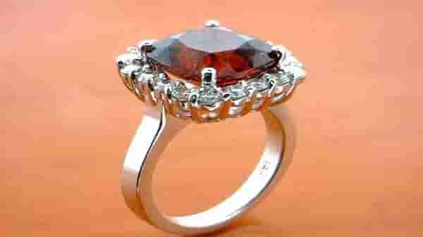 Gomed Stone Benefits : राहूचे अद्वितीय रत्न आहे गोमेद, हे धारण करण्यापूर्वी हे माहित असावे