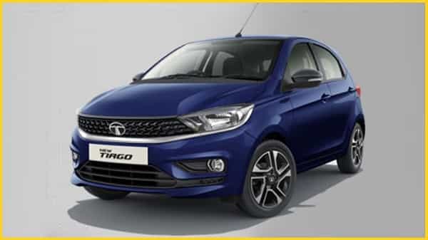 Tiago वर 35,000 रुपयांपर्यंत सूट मिळत आहे. यामध्ये तुम्ही 20,000 रुपयांची रोख सवलत आणि 15,000 रुपयांचा एक्सचेंज बोनस मिळवू शकता. या हॅचबॅकची किंमत 4.99 लाख ते 7.04 लाख रुपये आहे.