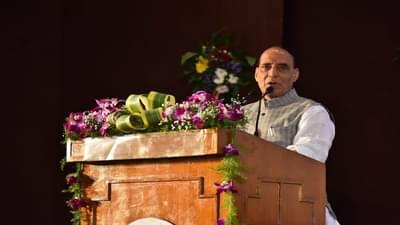 आर्मी स्टेडियमला ऑलिम्पिक गोल्ड मेडल विजेता नीरज चोप्राचं नावं, राजनाथ सिंहांच्या हस्ते खेळाडूंचा सन्मान