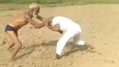 Video : दोन वृद्ध एकमेकांना भिडले, त्यांचा जोश पाहून तुम्हीही थक्क व्हाल; पुढे काय झालं तुम्हीच पाहा!