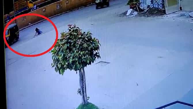 रिक्षात बसल्यावर चालकाचे बदलले हावभाव, छेडछाडीच्या भीतीने तरुणीने धावत्या रिक्षातून मारली उडी