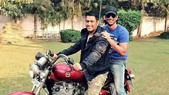 Sushant Video : एमएस धोनी चित्रपटाच्या तयारीदरम्यान कॅप्टन कूलला त्रास द्यायचा सुशांत, पाहा व्हिडीओ