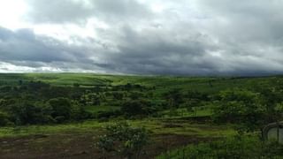 मंत्री अब्दुल सत्तार यांच्या मतदारसंघात रस्त्यांची दुर्दशा, मृतदेह खाटेवर टाकून नेण्याची वेळ, नागरिकांत संताप