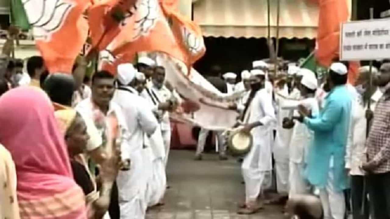 टल्ली लोक चालतात, तल्लीन भक्त नको? मंदिरं उघडण्यासाठी भाजप आक्रमक