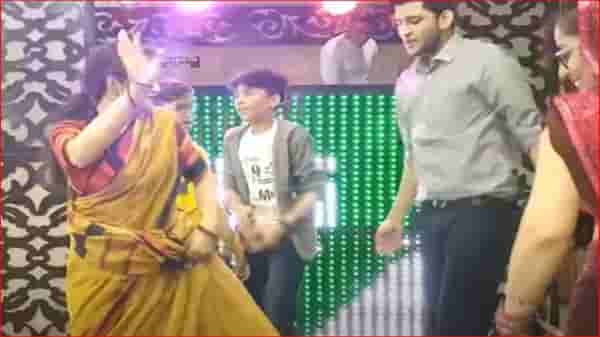 Video: सपना चौधरीलाही टक्कर, घर घर की कहानी, हरीयानवी गाणे, देवर-भाभी दिवाने
