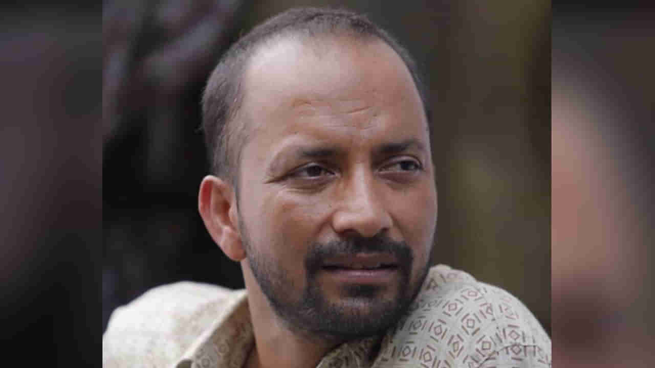 Happy Birthday Deepak Dobriyal | आपल्या अभिनयाने रसिकांना मंत्रमुग्ध करणारा अभिनेता दीपक डोब्रियाल, जाणून घ्या अभिनेत्याचा प्रवास...