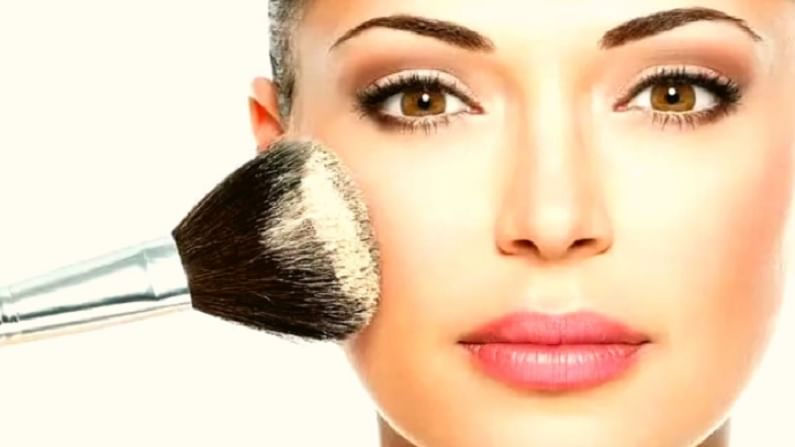 Makeup Tips : नॅचरल मेकअपने सौंदर्य वाढवायचेय?; मग तर या टिप्स फाॅलो करा!