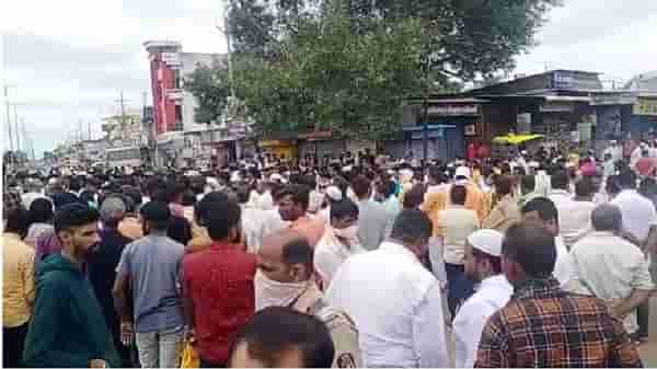 19 वर्षीय तरुणीच्या सोनोग्राफीचा बहाणा, बीडमधील नगराध्यक्ष डॉक्टरने अश्लील चाळे केल्याचा आरोप