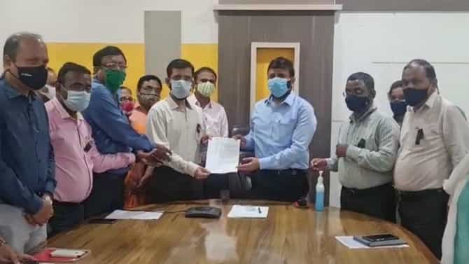 आम्हाला सशस्त्र पोलीस बंदोबस्त द्या, केडीएमसी अधिकाऱ्यांची मागणी, ठाण्यातील घटनेच्या विरोधात कामबंद आंदोलन