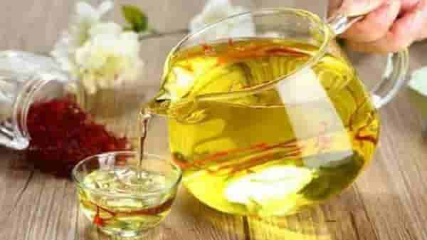 Saffron Water Benefits : केशर पाणी पिणे आरोग्यासाठी अत्यंत गुणकारी, वाचा याबद्दल अधिक!