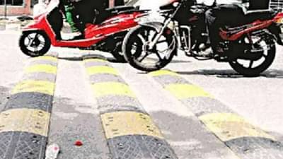 घाटकोपर-मानखुर्द नवीन उड्डाणपुलावर वाहनवेग नियंत्रित करण्यासाठी दोन्ही बाजूला दर 500 मीटर अंतरावर गतिरोधक