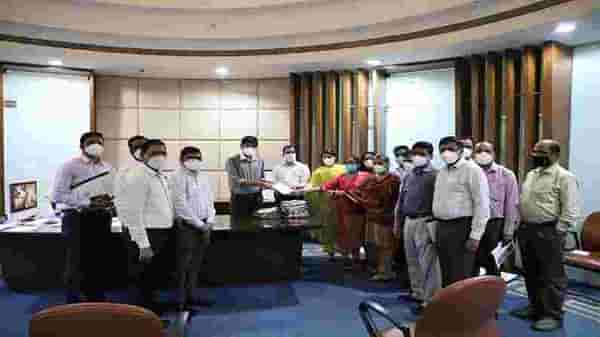 कल्पिता पिंपळे यांच्यावरील हल्ल्याचा नमुंमपा अधिकारी कर्मचाऱ्यांकडून निषेध