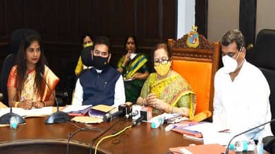 मुंबई महापालिकेकडून आदर्श शिक्षक महापौर पुरस्कारांची घोषणा, 50 शिक्षकांना बहुमान