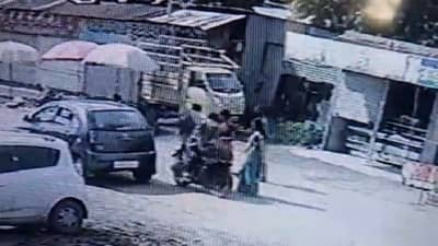 Ahmednagar | शिर्डीत धूम स्टाईल चोरी, शिक्षिकेच्या गळ्यातील दोन तोळे सोन्याचे गंठण लांबवले